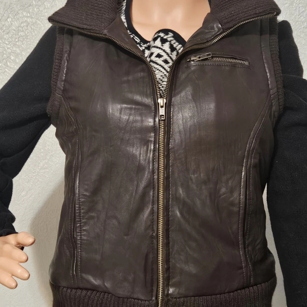 Emu Brown Leather Jacket with Fitted Silhouette and High Collar